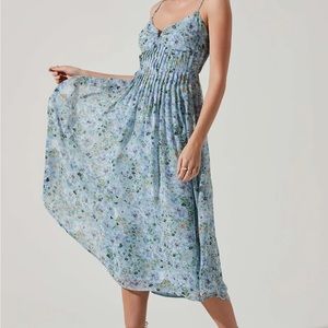 ASTR the Label Floral Pleated Midi Dress